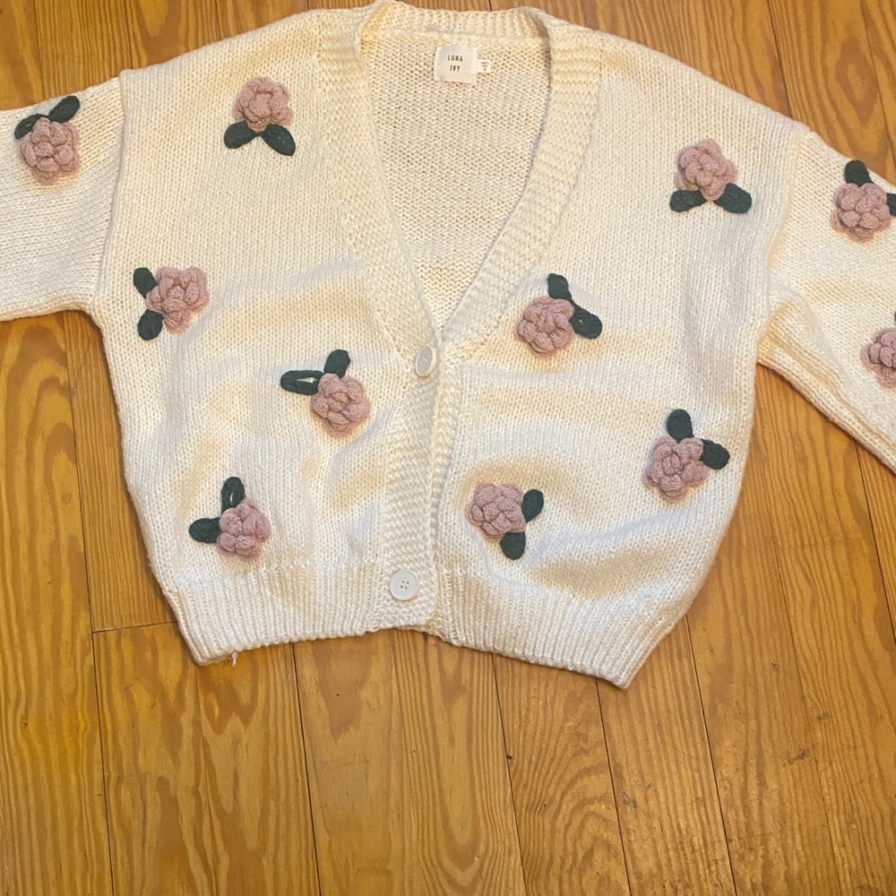 Floral Embroidered Women's Sweater - Cream